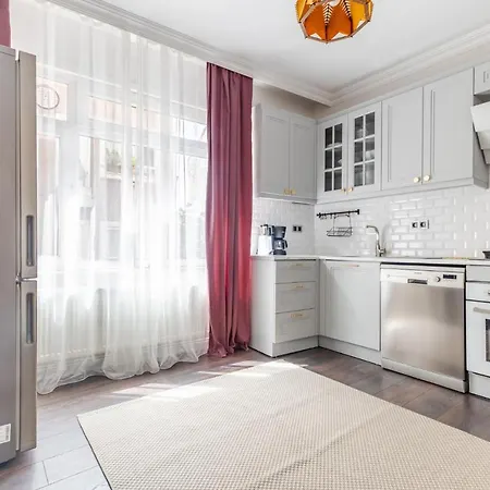 Modern And Aesthetic Flat In Sisli איסטמבול