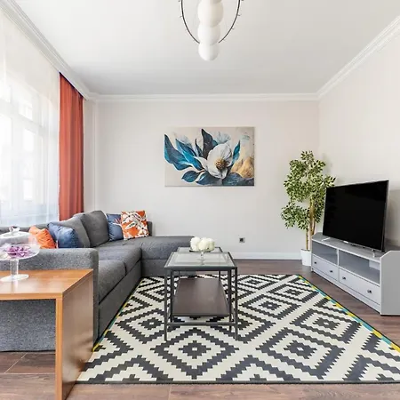 Modern And Aesthetic Flat In Sisli *