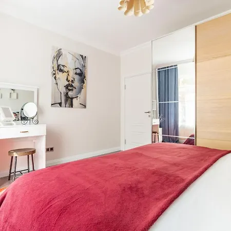 Modern And Aesthetic Flat In Sisli Apartment
